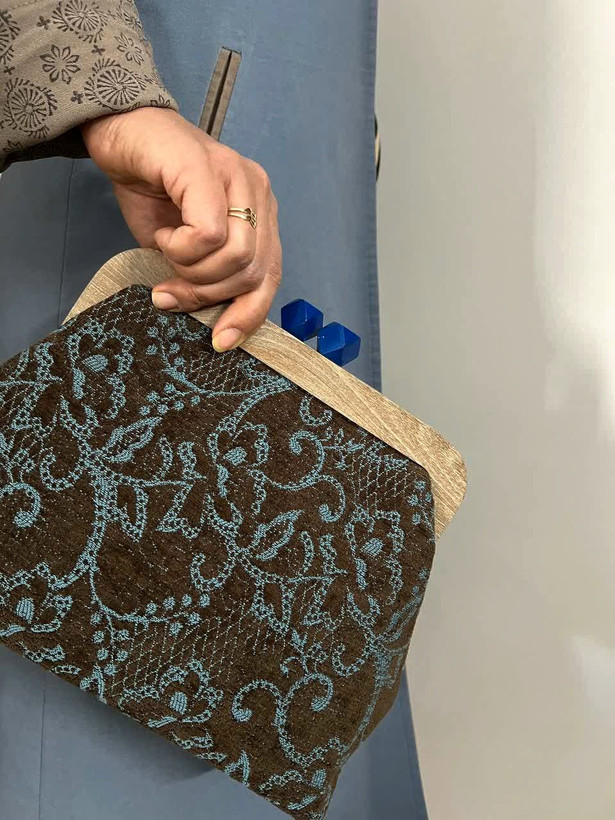 کیف زنانه هابِنا دهانه چوبی الماسی رنگی مگنتی ۲۳ سانتی
