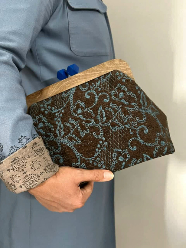 کیف زنانه هابِنا دهانه چوبی الماسی رنگی مگنتی ۲۳ سانتی